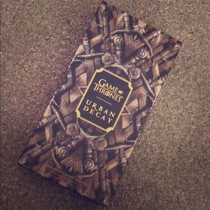 Urban Decay Game of Thrones Eyeshadow Palette